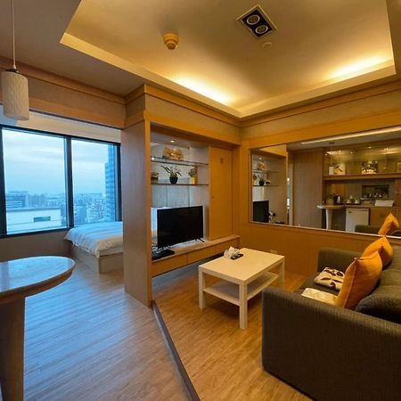 85 Carnival Apartment Kaohsiung Exterior photo